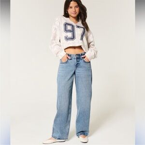 NWT Hollister low rise  light Wash Taper Baggy jeans 26 Short